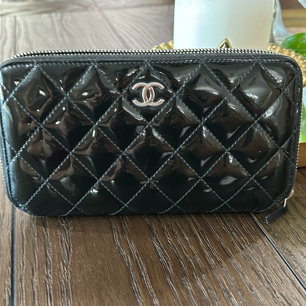 CHANEL Patent Quilted Zip Wallet Black Silver CC Hardware w/ Box EUC - Picture 3 of 13